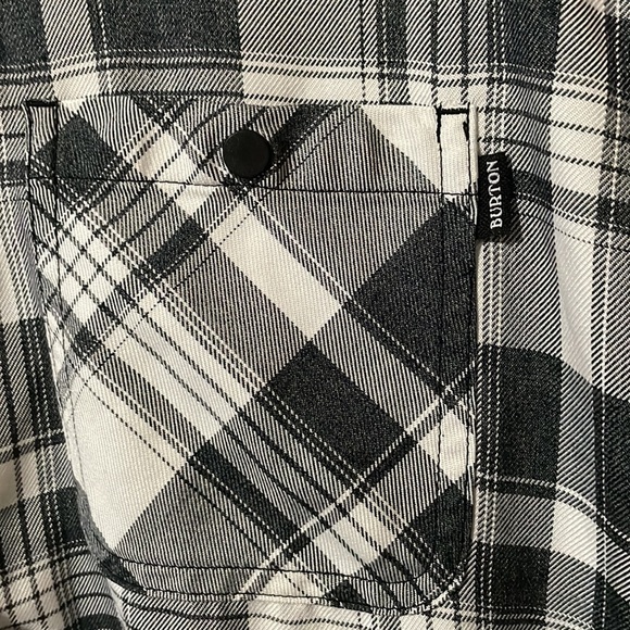 BURTON Grey Button/Snap-down Plaid. Sz M - Picture 5 of 7